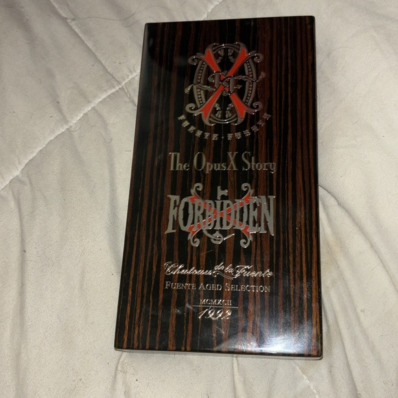 Arturo Fuente Forbidden X the opus x story empty vicarious box / humidor - Picture 2 of 7
